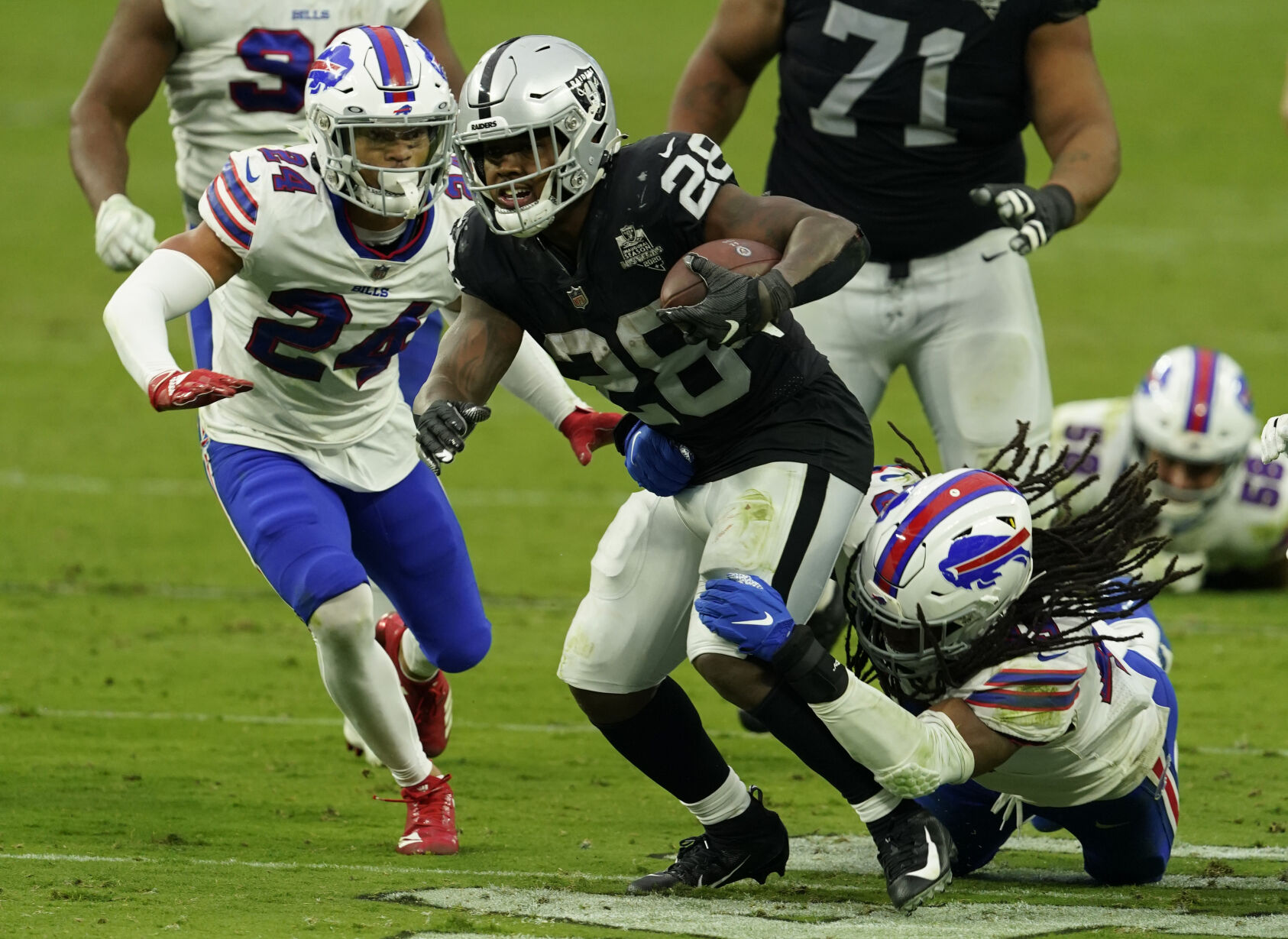 Bills Raiders Football